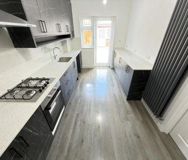2 bedroom ground floor flat to rent - Photo 6