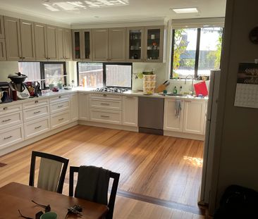 Blackburn South - Photo 2