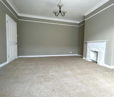 Semi-detached house to rent on - Photo 4