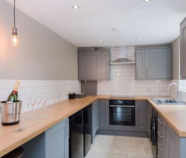 4 bedroom terraced house to rent - Photo 6