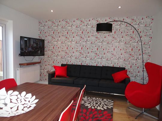 1 bedroom in a house share to rent - Photo 1