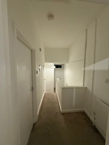 2 Bed Flat, Goodall Road, E11 - Photo 4