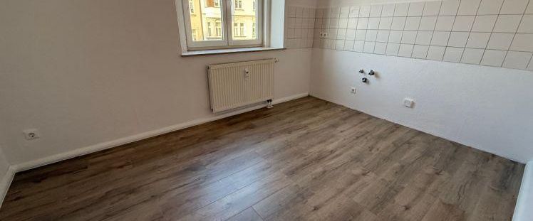 2. Monate kaltmietfrei ! *** - Bad mit Fenster / 2OG = DG - Photo 1