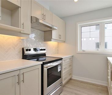 288 ANYOLITE Private, Ottawa, Ontario K2J7J3 - Photo 2