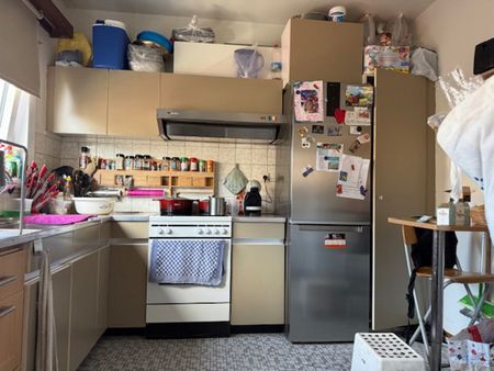 Te huur: 2 slaapkamer appartement in centrum Aalst - Photo 4