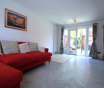 4 bedroom semi-detached house to rent - Photo 2