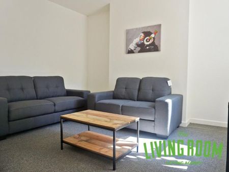 6 bedroom house to rent - Photo 2