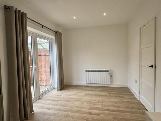 3 bedroom semi-detached house to rent - Photo 1