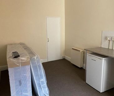 House share to rent - Photo 2