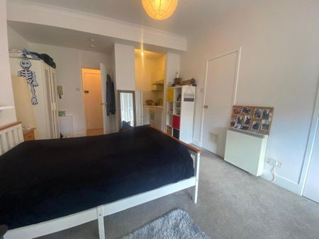 Studio to rent - Photo 3