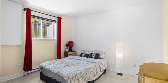 🏡 4 ½ TOUT MEUBLÉ À LOUER — CHOMEDEY, LAVAL 📍 Chomedey, Laval - Photo 2