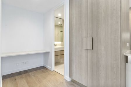 Luxury Living At The Griffin - Photo 2