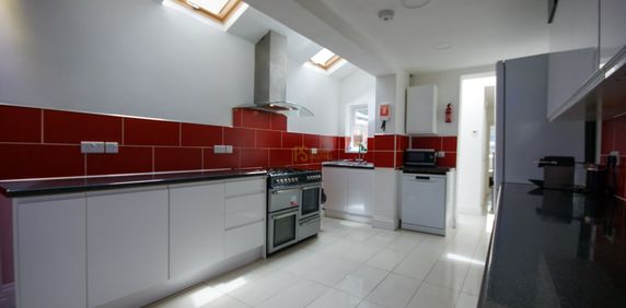 256 Dawlish Road - Photo 2