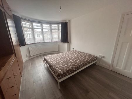 Room in a Shared House, Kathleen Avenue, HA0 - Photo 4