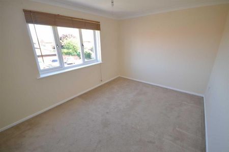 2 bedroom end of terrace house to rent - Photo 2