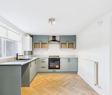 2 bedroom mews to rent - Photo 6