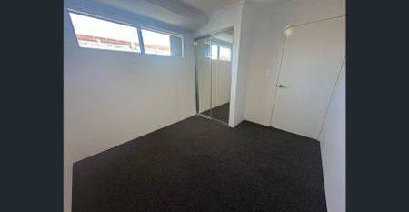 Stunning Modern Home in Hammond Park - Photo 4