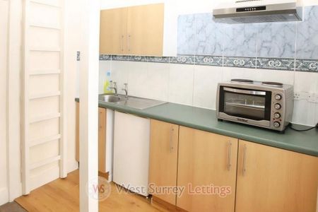 Studio to rent - Photo 2