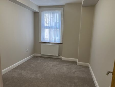 3 Bed Flat, Welldon Crescent, HA1 - Photo 5