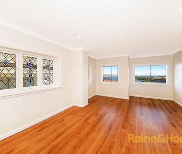 HARBOUR VIEWS, CONVENIENCE & STYLE - Photo 1