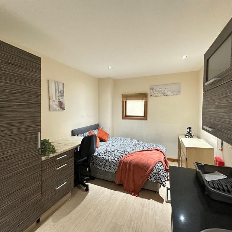 Studio to rent - Photo 1