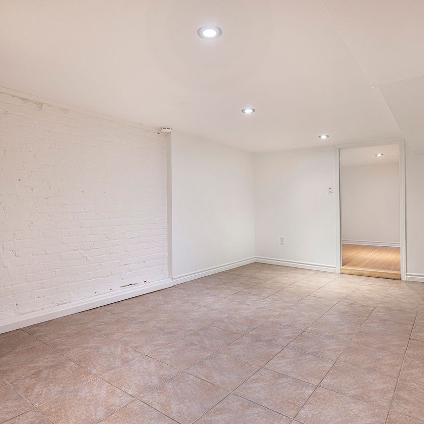 For Lease - 389 Ashdale Avenue Unit# Bsmt, Toronto, Ontario - Photo 1