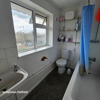 Stockbreach Close, Hatfield, AL10 - Photo 1