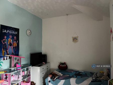 3 bedroom terraced house to rent - Photo 5