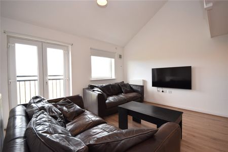 35, Elizabeth Court, Pudsey, Leeds, LS28 7FB - Photo 3
