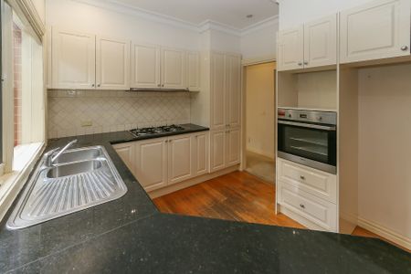 Three Bedroom Camberwell Home! - Photo 3