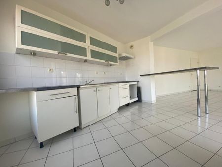 Location Appartement 4 pièces 100m² CHAMBRAY LES TOURS 37170 - Photo 2