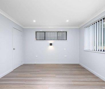 Spacious home in a prime location! - Photo 4