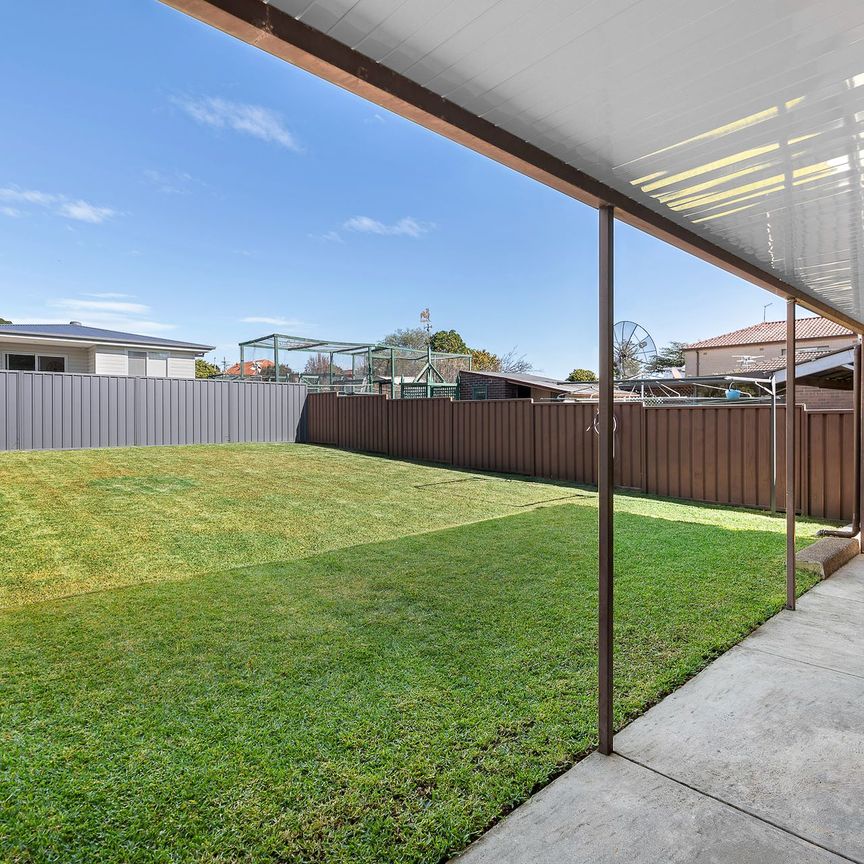 473 Lyons Road, - Photo 1