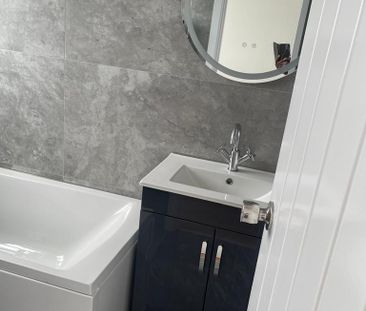 4 bedroom end of terrace house to rent - Photo 5