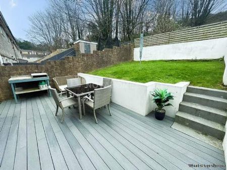 3 bedroom property to rent in Plymouth - Photo 4