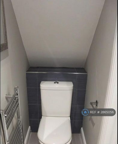 1 bedroom in a house share to rent - Photo 5