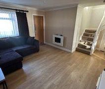 4 bedroom semi-detached house to rent - Photo 1