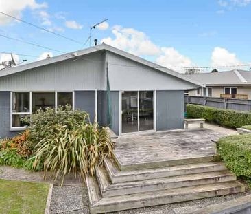 Lovely Home and Great Location! - Photo 3