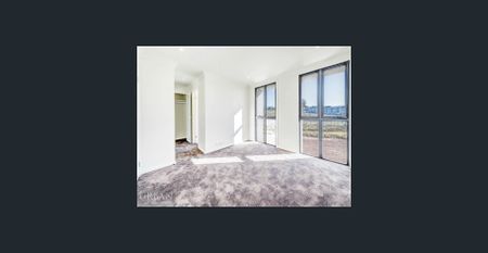 Modern 3 Bedroom Townhouse In Sought After Location - Photo 3