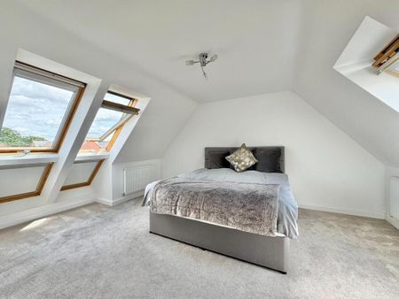 5 bedroom detached house to rent - Photo 4