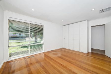 17 Melinga Crescent, Mornington. - Photo 5