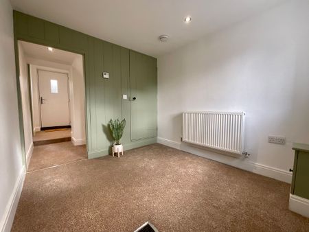 2 bedroom Cottage to let - Photo 2