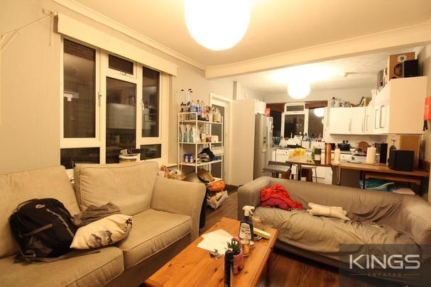 6 bedroom terraced house to rent - Photo 1