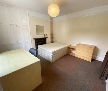 Terraced House to rent on - Photo 2