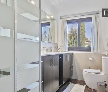 barcelona, Catalonia 08193 - Photo 2