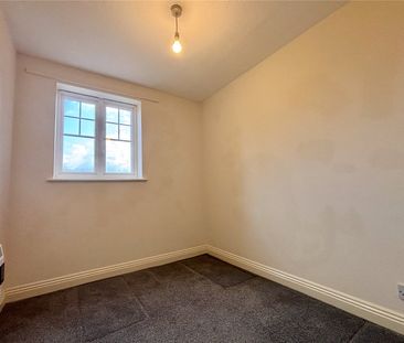 Gould Close, Newbury, Berkshire, RG14 - Photo 4