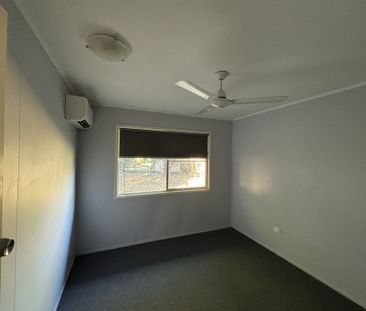 3 BEDROOM HOME - CENTRAL LOCATION! 1 Weeks Free Rent - Photo 4