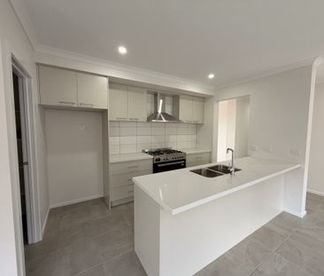 13 Kestrel Street, Clyde North VIC - Photo 6
