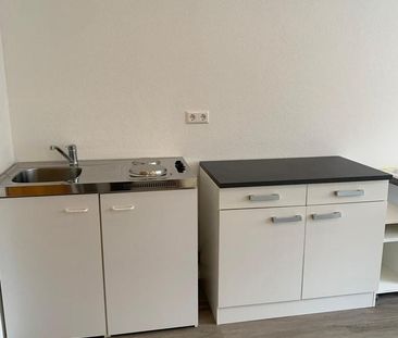 Vermietung eines Zimmers mit eigenem Bad und Balkonzugang - Photo 6