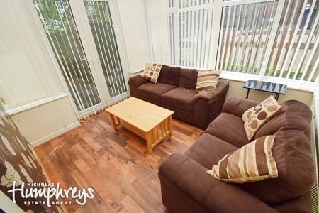 St. Andrews Drive, Newcastle-Under-Lyme, ST5 - Photo 1